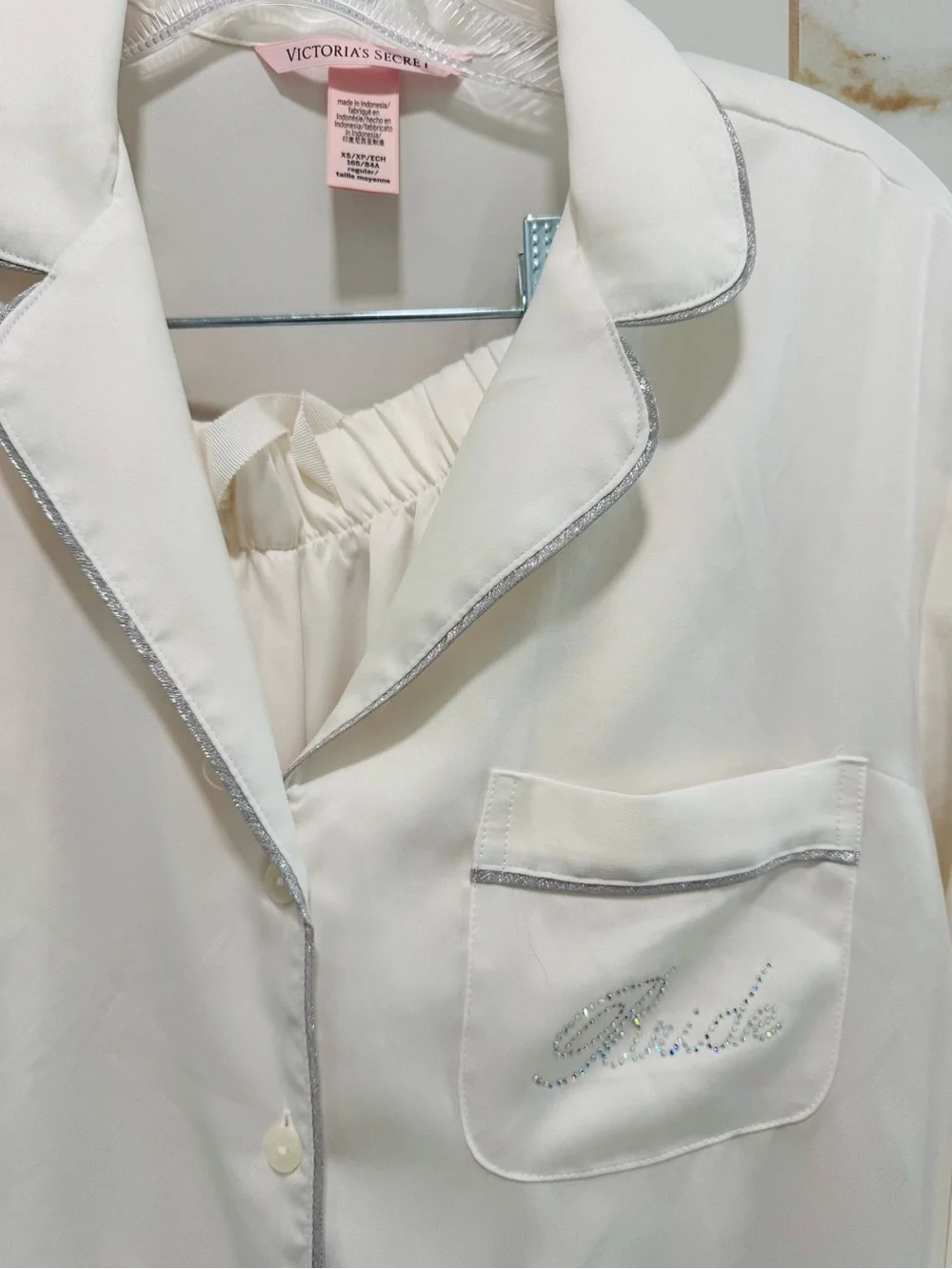 Victoria's Secret Ivory Satin Sleep Top with Pink Label - Picture 7 of 8